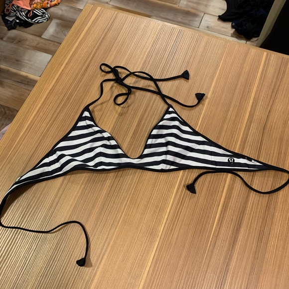 Lululemon surf to sand reversible bikini 6 - Picture 3 of 8